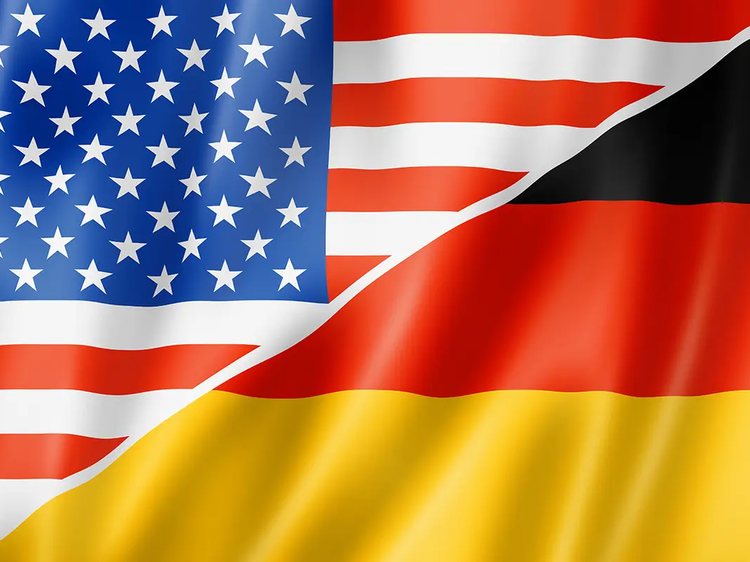 Collage deutsche und US Flagge